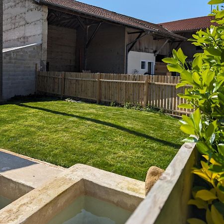 Logement - Studio Independant A Pérouges Extérieur photo