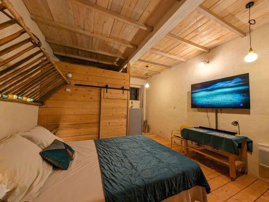 Logement - Studio Independant A Pérouges Extérieur photo