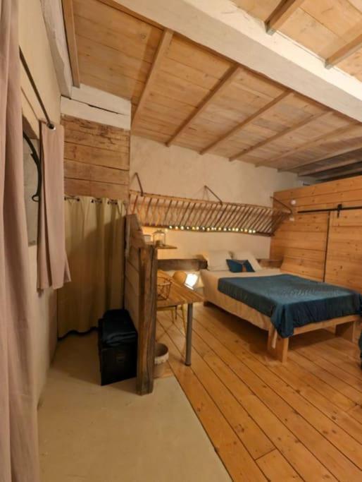 Logement - Studio Independant A Pérouges Extérieur photo